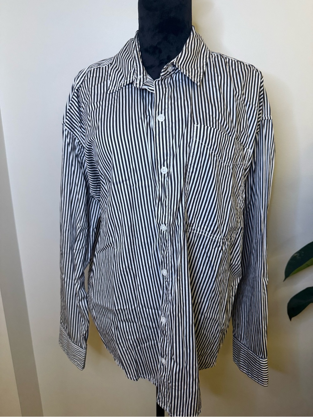 American Eagle Classic Black & White Striped Button-Up Shirt